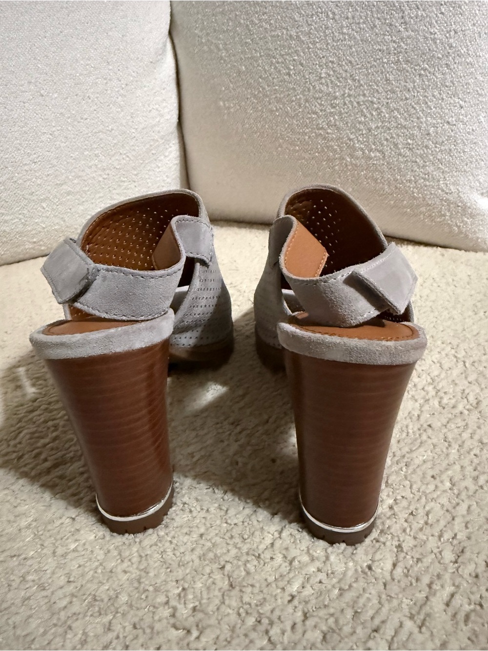 Franco Sarto Women's Gray Perforated Open-Toe Wedge Sandals - Picture 2 of 5